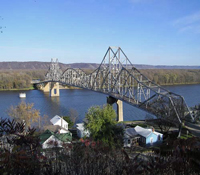 Lansing Iowa Bridge brings shopping to river cities